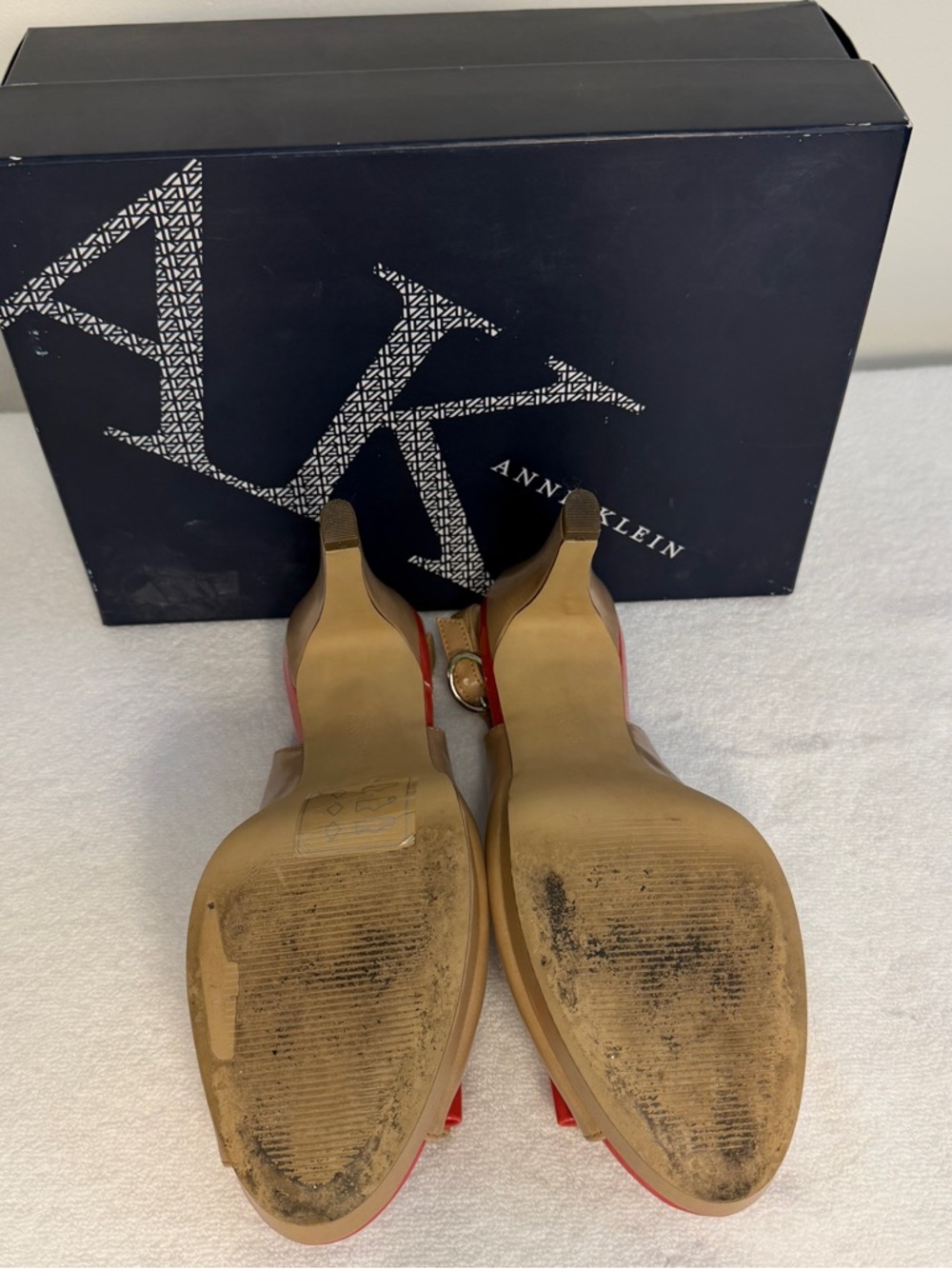 Anne Klein Tan and Orange Slingback Peep-Toe Heels with Bow Accent Size 8 - Picture 4 of 5